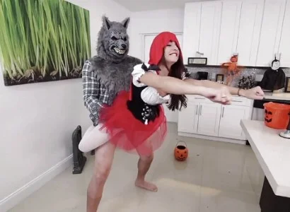 Cô nàng phang nhau không che